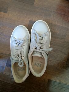 Red Tape Women Sneakers