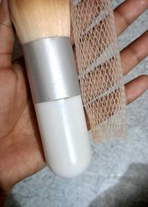 Fluffy Foundation Brush with Protective Net