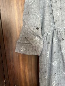 Negen Brand Feeding Gown