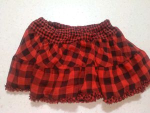 red and black checkboard print skirt M size