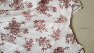 Chic Floral Kaftan Top with Jeans