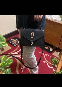 Chic Black Textured Shoulder Bag