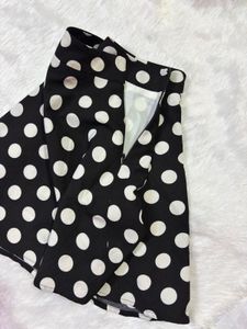Chic Black &amp; White Polka Dot Skirt