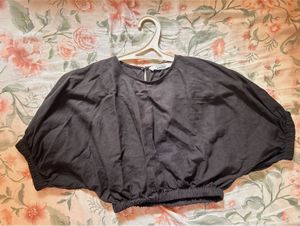 batwing style Chic Black Cropped Top