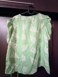 Brand New-Chic Leaf Print Top