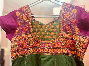 Floral embroidered kurta