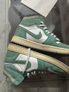 Air Jordan 1 High "Lucky Green" Sneakers