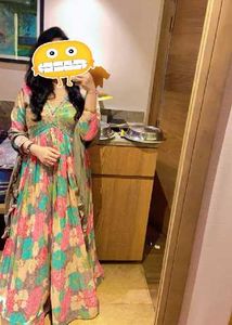 gown