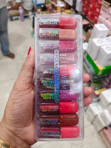 BeautyWomen Matte Lips Lipstick Set