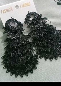 Black Dangling Filigree Earrings