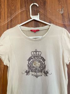 Elle Cream Graphic T-Shirt