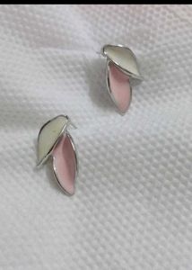 Elegant Leaf Design Earrings