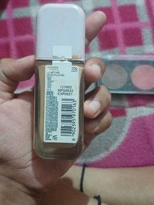 cheek a boo pallete with foundation