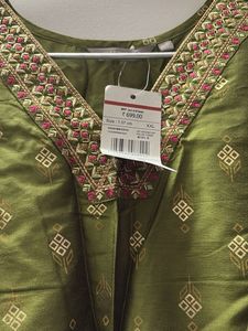Elegant Green Kurta with Gold Embroidery