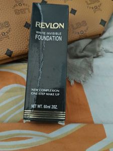 Revlon White Invisible Foundation