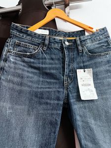 Zara “new with tag” Straight Leg Jeans