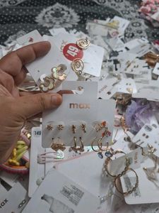 50 plus earrings set for just 1000