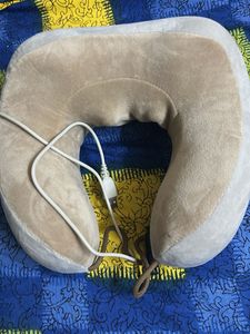 U-shaped massage pillow