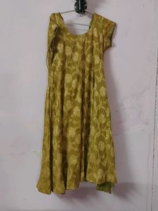 Elegant Olive Green Kurta with Floral Print