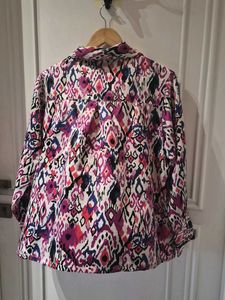 Pluss Vibrant Printed Collared Button-Down Shirt