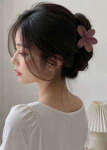 Cute Flower Hair Claw clips