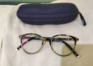 Stylish Tortoiseshell Eyeglasses with Case