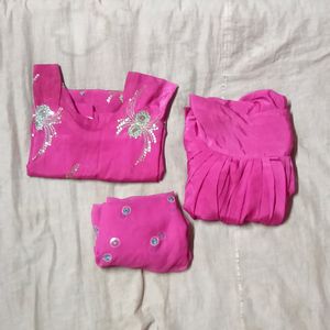 MAGENTA Patila Salwar Suit