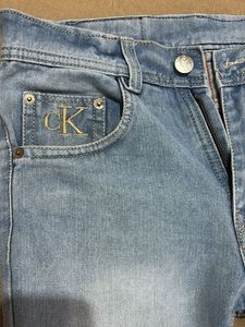 calvin klein jeans blue colour damaged good jean