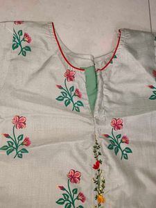 Beautiful floral pattern kurta with pant