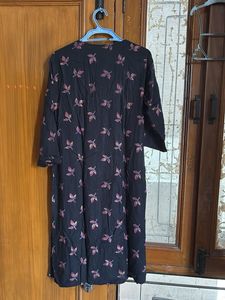 Stylish black- magenta Leaf Print Kurta