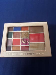 15-in-1 Baked Highlighter & Eyeshadow Palette