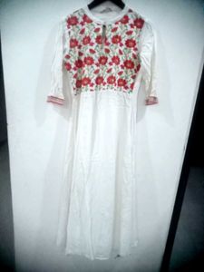 Elegant White Embroidered Kurta