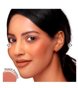 Mamaearth Glow Serum Blush - Peach Passion