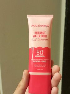 Aqualogica Radiance Water Light Fluid Sunscreen SP