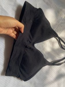 black sports bra
