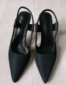 Zara First Copy Black Court Heels (BRAND NEW)