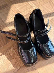 Black Patent Platform Mary Janes heel .