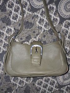 olive green Y2K aesthetic handbag 👜✨️