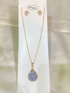 Elegant Teardrop Pendant Necklace and Earrings Set