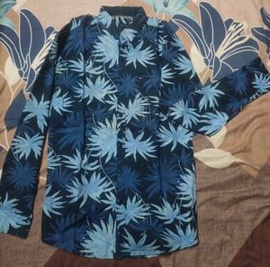 Tommy Hilfiger Blue Floral Shirt - L
