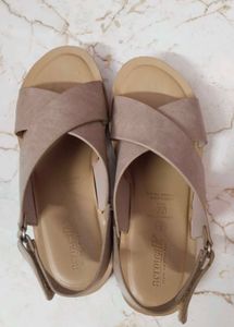 Comfortable Beige Criss-Cross Strap Sandals