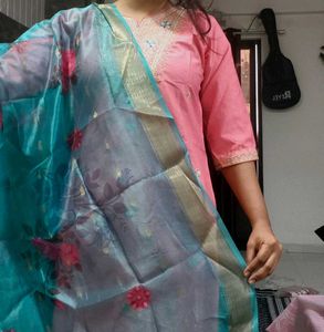Beautiful Pink Embroidered Kurta Set