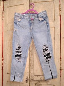 Light Wash Ripped Jeans