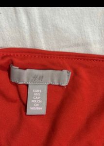 H&amp;M DATE PERFECT Red one shoulder Top