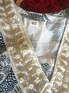2000 coins Elegant Kurta Set with Intricate Neckli