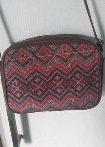 Zouk Geometric Pattern Crossbody Bag