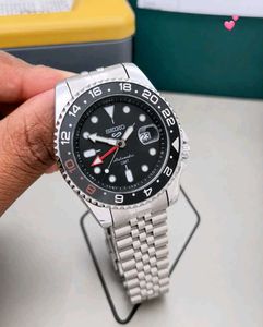 Seiko 5 Sports GMT – A Quartz Movement🌍 Dual Time