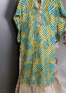 Embroidered Kurta with Blue &amp; Green laheriya wit