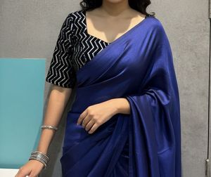 Elegant embroidery velvet Blouse