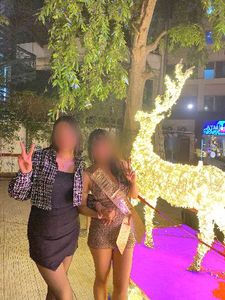 Sparkly backless bodycon dress